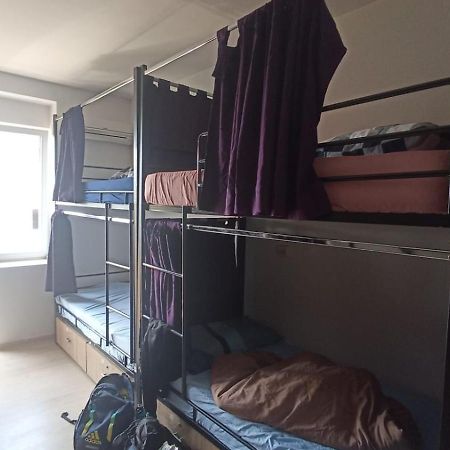 פרישטינה Newborn Comfort Hostel The Biggest Hostel Of Town With Best Location מראה חיצוני תמונה