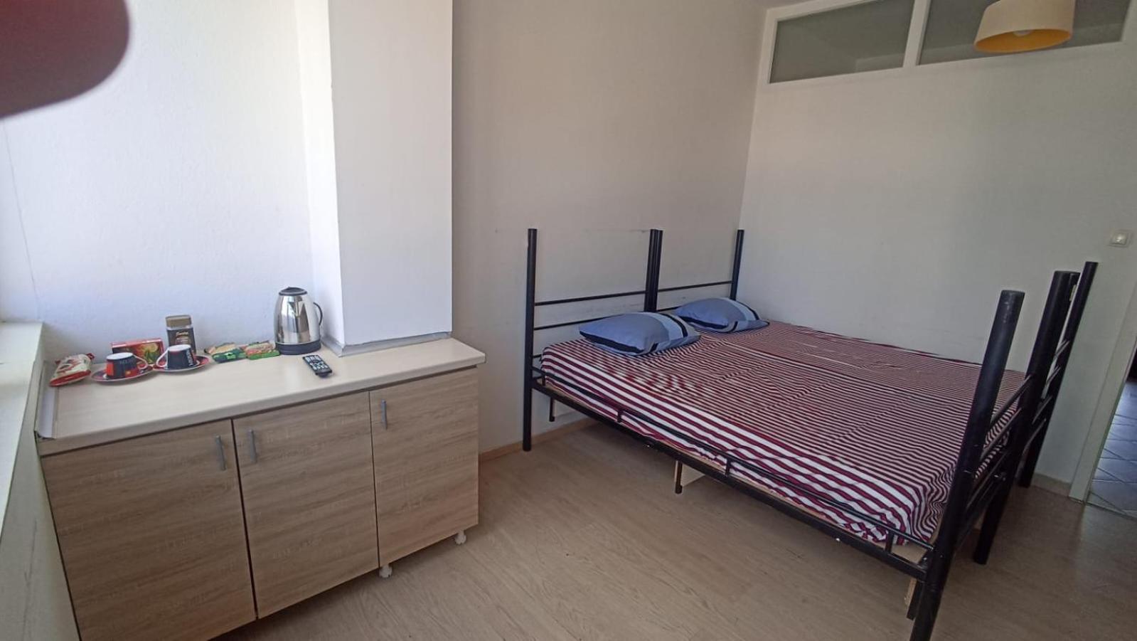 פרישטינה Newborn Comfort Hostel The Biggest Hostel Of Town With Best Location מראה חיצוני תמונה