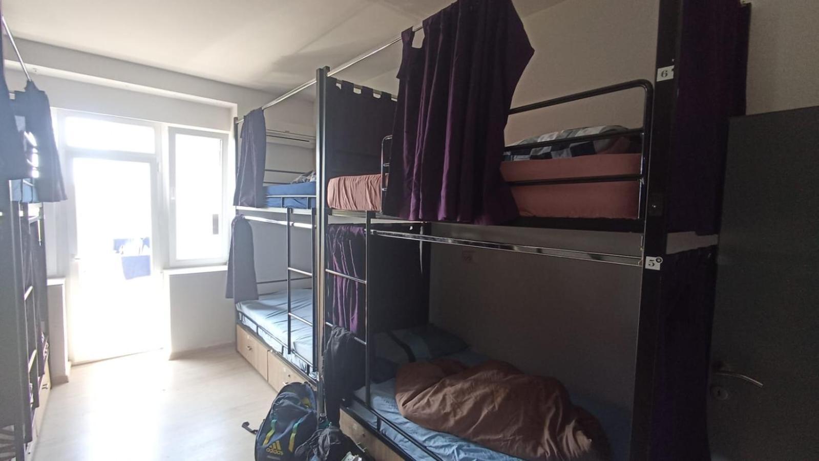 פרישטינה Newborn Comfort Hostel The Biggest Hostel Of Town With Best Location מראה חיצוני תמונה