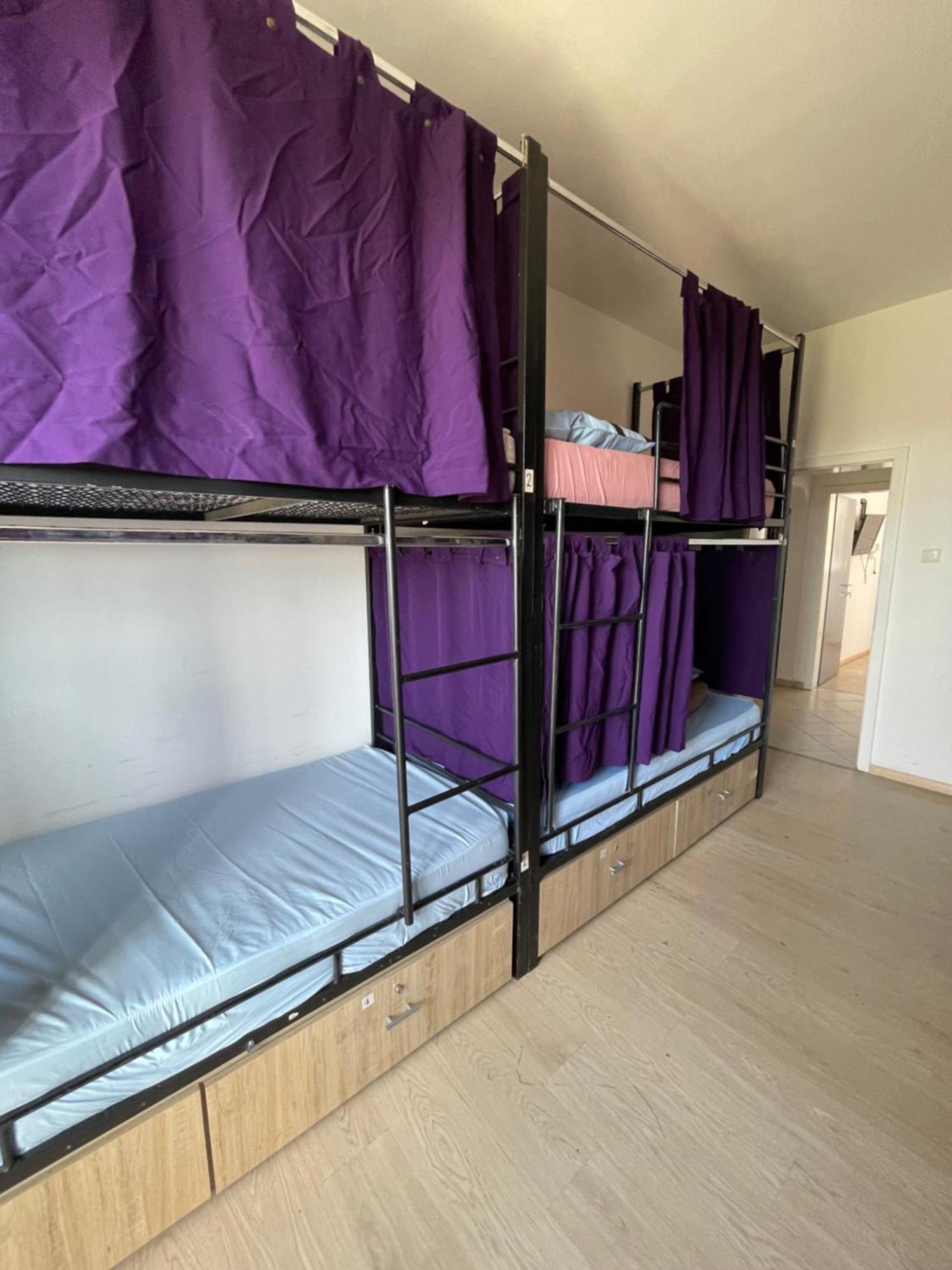 פרישטינה Newborn Comfort Hostel The Biggest Hostel Of Town With Best Location מראה חיצוני תמונה
