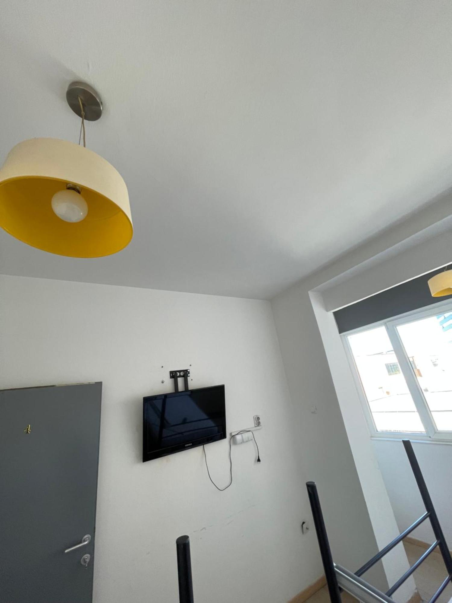 פרישטינה Newborn Comfort Hostel The Biggest Hostel Of Town With Best Location מראה חיצוני תמונה