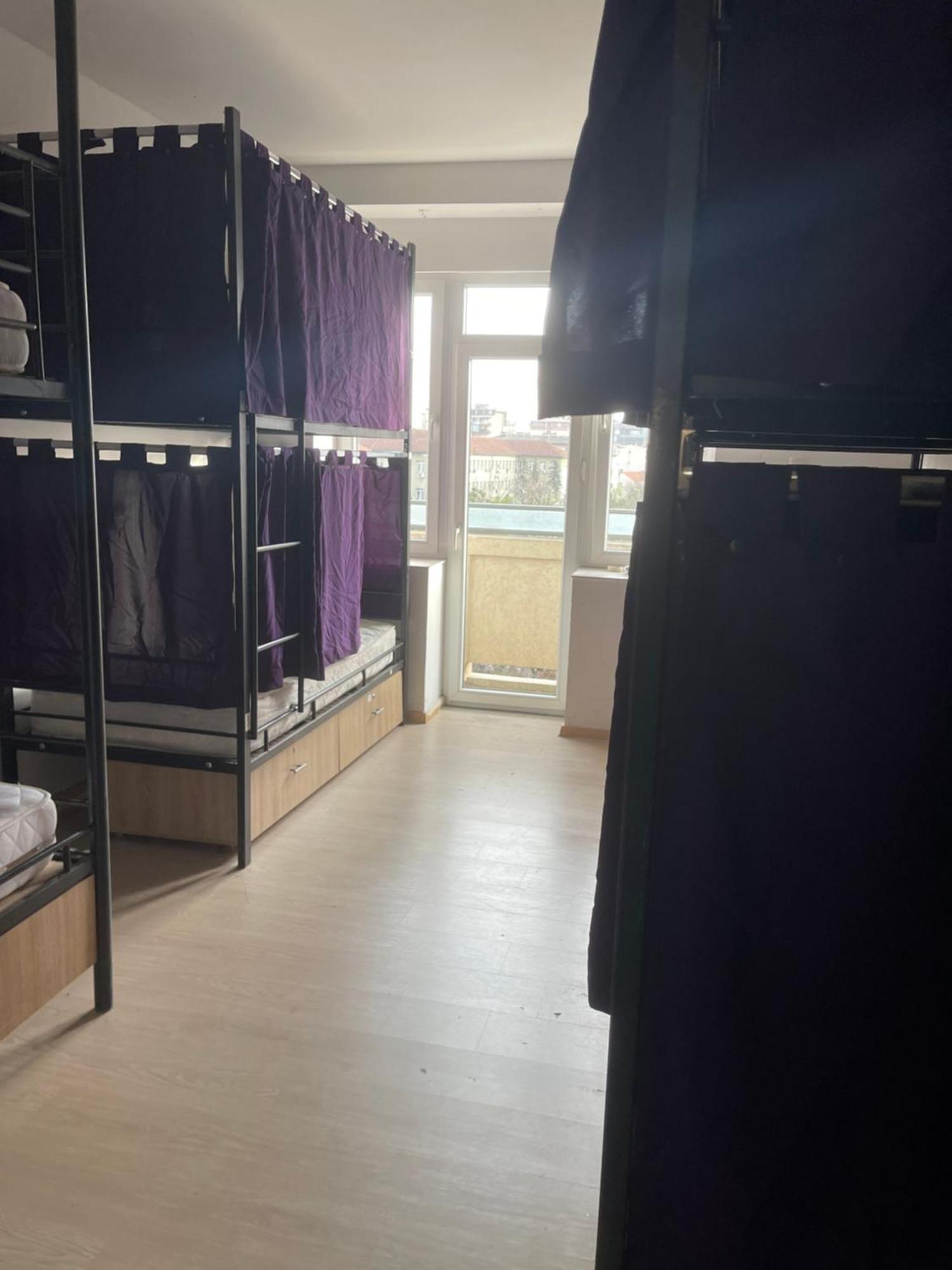 פרישטינה Newborn Comfort Hostel The Biggest Hostel Of Town With Best Location מראה חיצוני תמונה