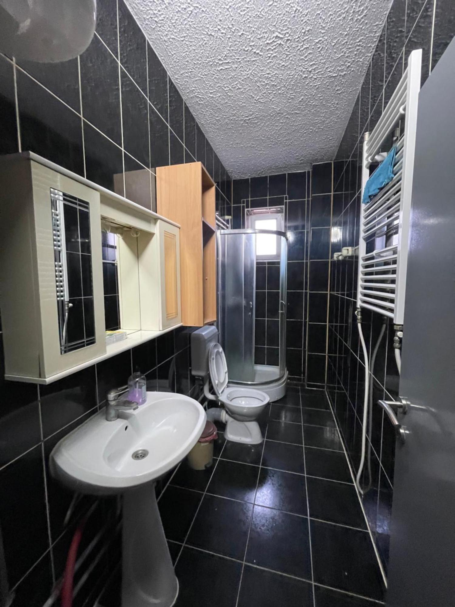 פרישטינה Newborn Comfort Hostel The Biggest Hostel Of Town With Best Location מראה חיצוני תמונה